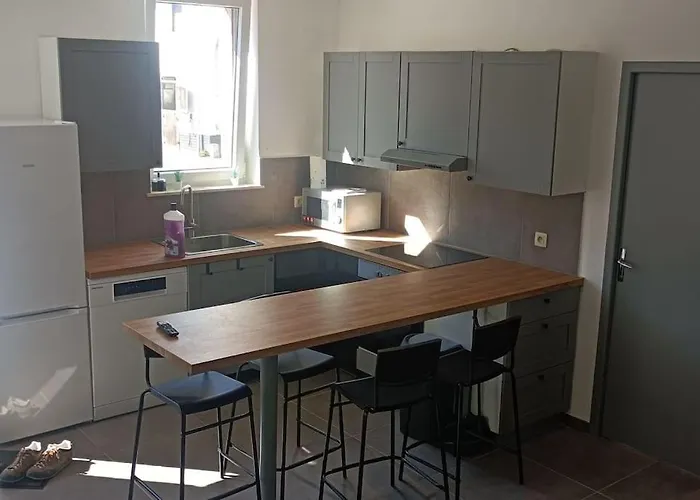 Neuf - 2 - 4 à 5 Personnes. Appartement *