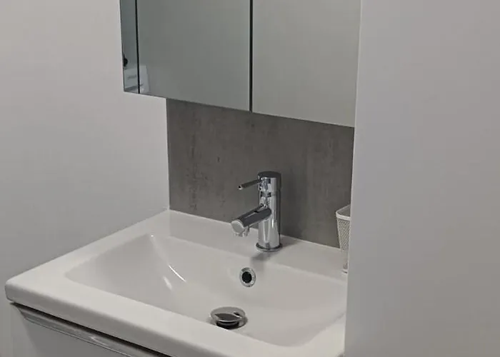 Neuf - 2 - 4 à 5 Personnes. Frameries